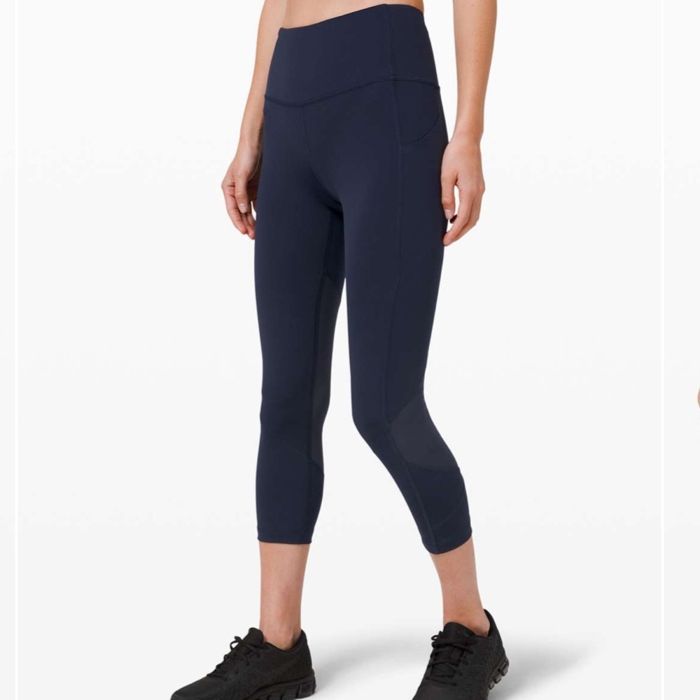 Lululemon Navy High-Rise Crop Leggings Size 6